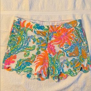 Lily Pulitzer scallop hem shorts
